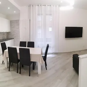 Residenze Niguarda E شقة