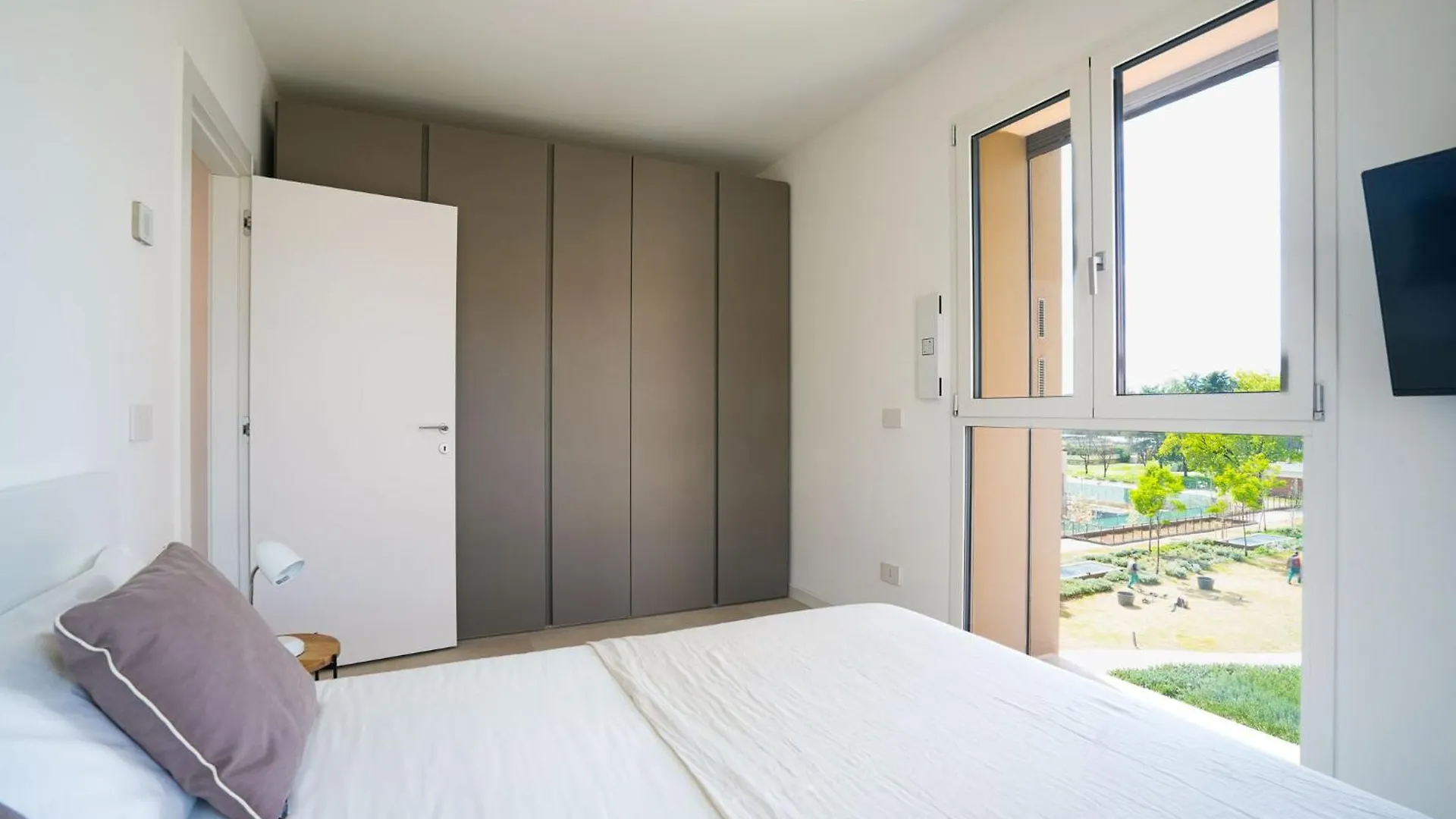 Milan Modern House Apartment